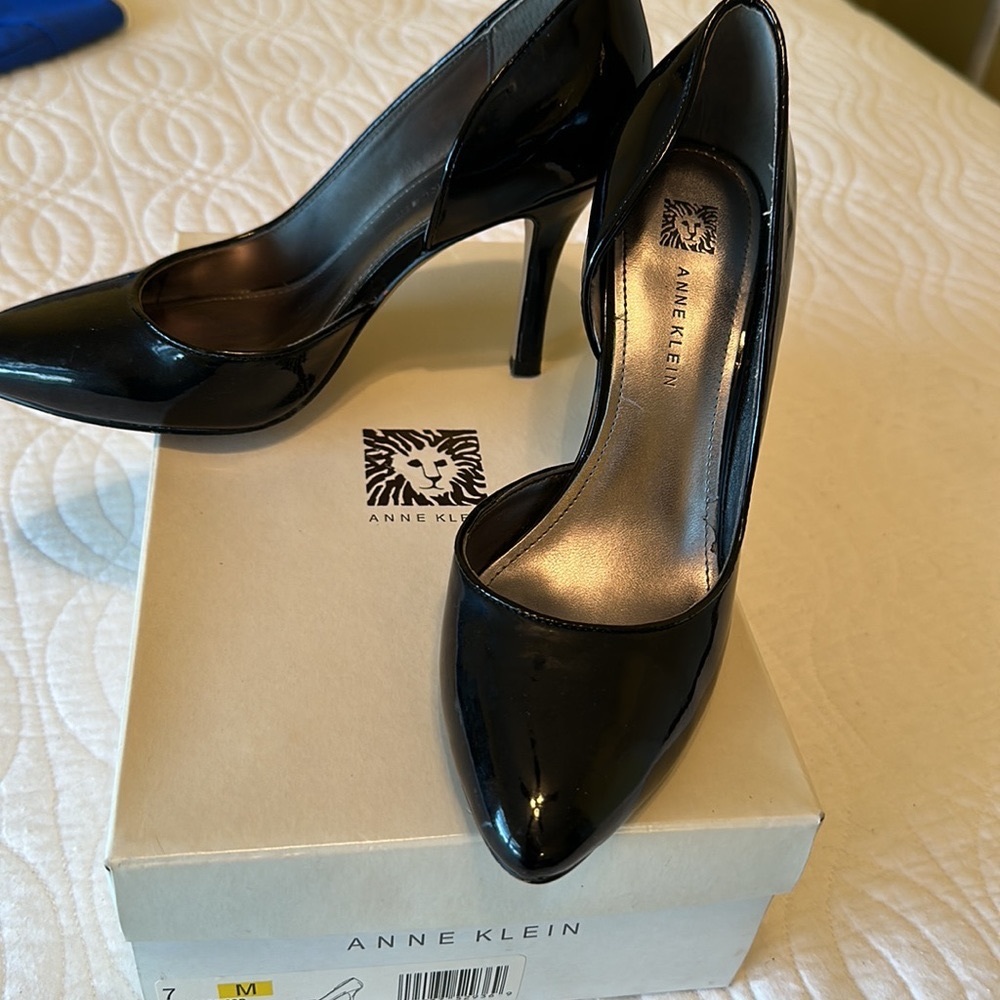 Anne Klein black shoes